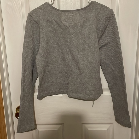 Fact workout long sleeve top. A2 - Picture 7 of 7